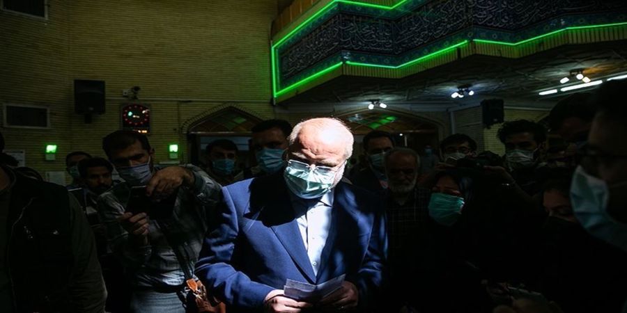 سیسمونی گیت و تیم رسانه‌ای قالیباف
