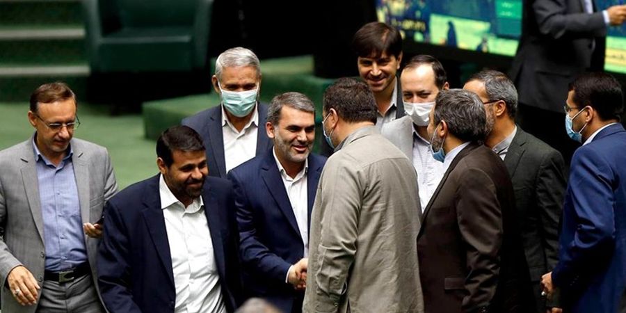 جلسات مجلس به مدت دو هفته تعطیل می‌شود