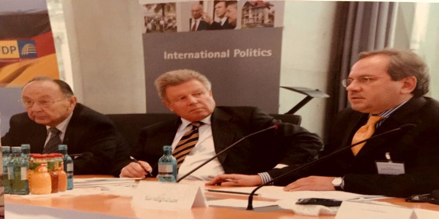 هانس گِنشر؛ وزیرِ خارجه‌ای نمونه 