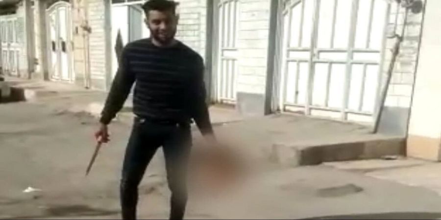 جنایت تکان دهنده در اهواز/  قاتل سر بریده را در شهر می گرداند! +عکس