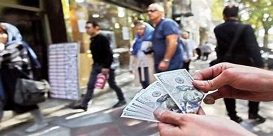 فروشندگان، مشتریان بازار ارز شدند/ قیمت‌ها کاهش می‌یابد؟