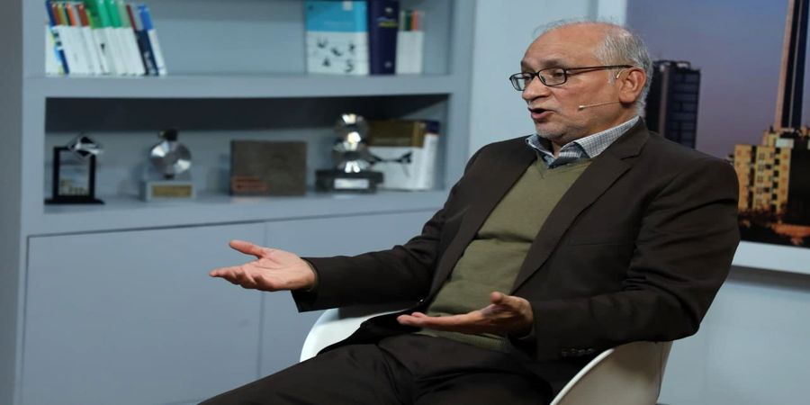 اگر همتی امیرکبیر می شد سر از حمام فین در می آورد /رئیس جمهور در ایران باید قدرت رهبری را پشت سر دولت بیاورد