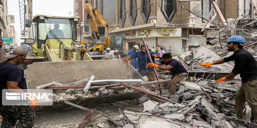 صف آبادانی‌ها برای اهدای خون به مصدومان حادثه ساختمان متروپل+فیلم