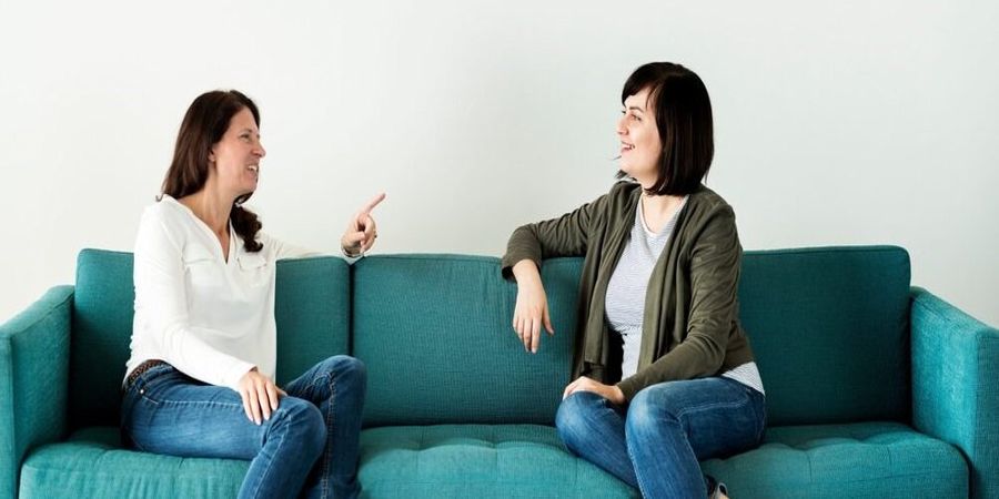 9 اشتباهی که موقع صحبت کردن انجام می دهید!