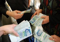 گزارش «اقتصادنیوز» از بازار طلاوارز پایتخت؛ تغییر مسیر دلار و سکه به مدار نزولی با آغاز بهمنماه 9