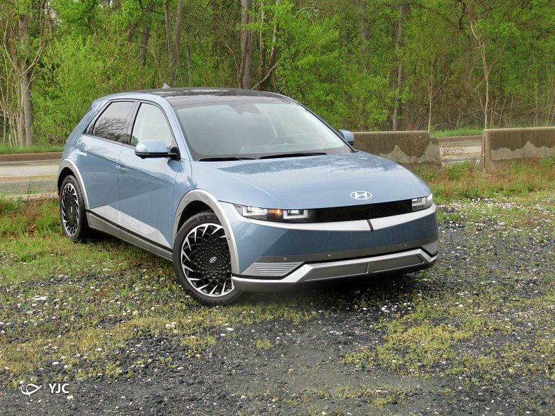 هیوندای آیونیک ۵ مدل ۲۰۲۲ در مقابل تسلا مدل Y ۲۰۲۲