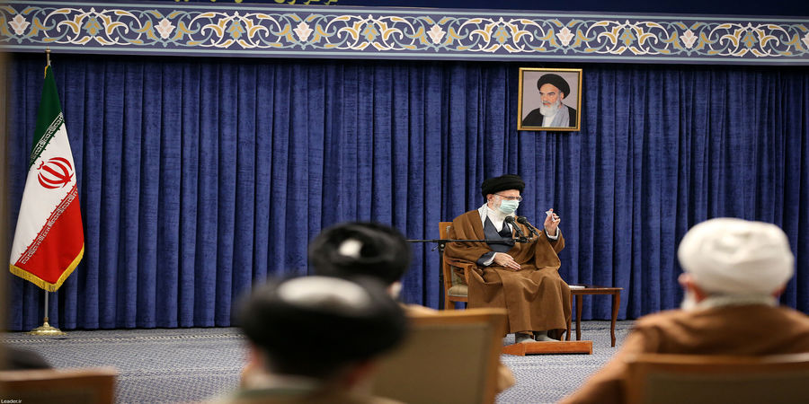 رهبر انقلاب: تخصیص بودجه سنگین برای «جهاد تبیین» غلط است