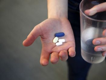 مصرف دیوانه‌وار آنتی‌بیوتیک در ایران