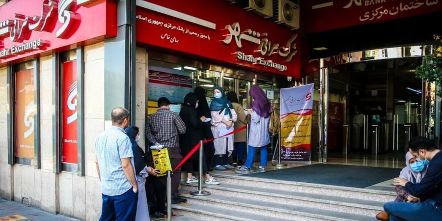لحظه تردید در بازار ارز/ عبور قیمت دلار از مرز 25 هزار