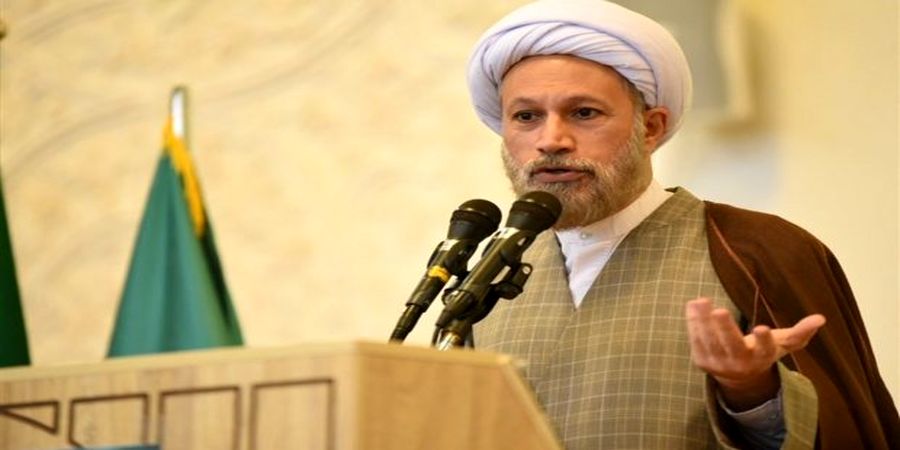 امام جمعه شیراز: بودجه باید عادلانه برای همه مردم کشور تقسیم شود/ اگر از مسیر رهبری تخطی نکنیم، عزت آخرت را کسب میکنیم