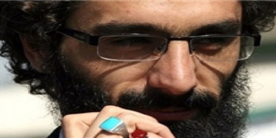 کنایه تند قدیانی به ائمه جمعه؛ نه نگاه بهشتی را به حجاب دارید نه زبانش را / به لج این لشکرکشی ها مدام روسری ها آب می رود