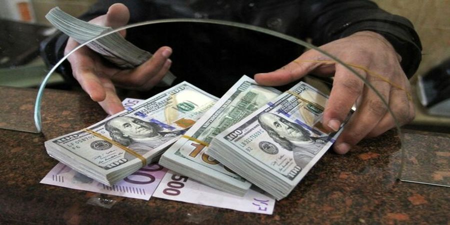 خرید و فروش دلارهای خانگی افت کرد/ تب بازار ارز خوابید؟